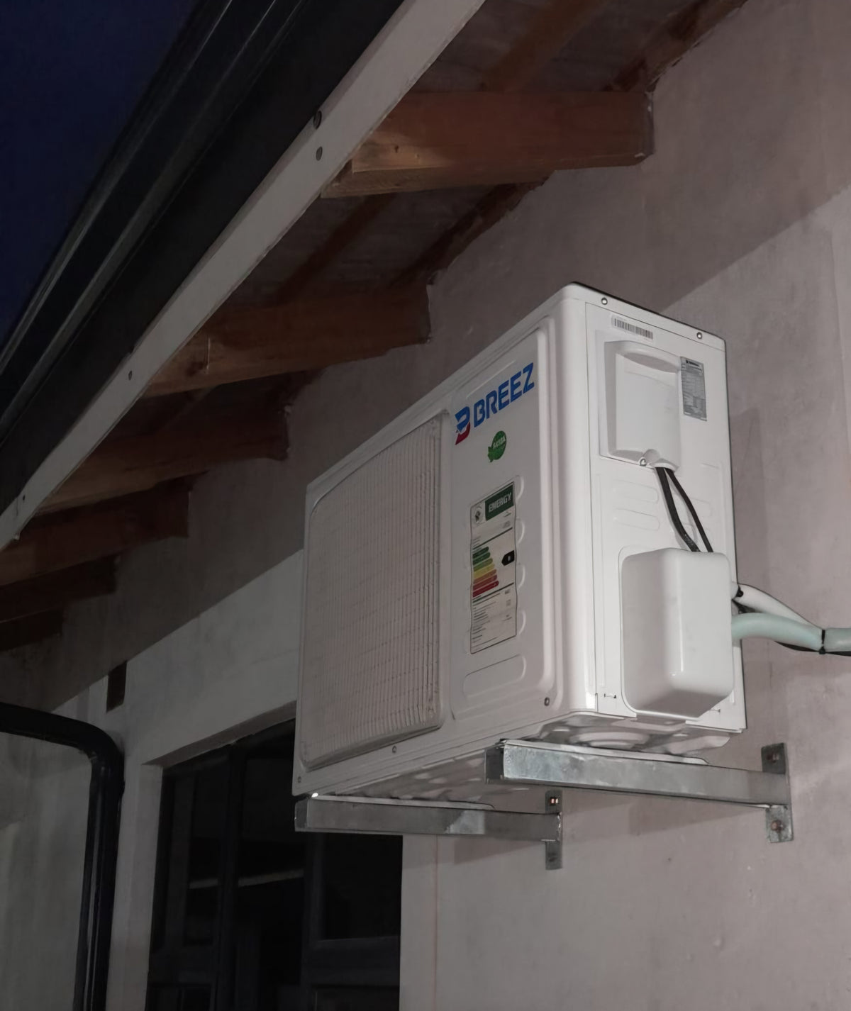 Lounge/Dining Room Air Conditioner 18,000BTU Breez - Installed! In Durban R9750